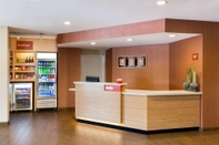 Lobby TownePlace Suites by Marriott New York Brooklyn