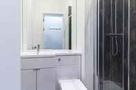 In-room Bathroom Trendy Studios COVENTRY