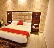 Kamar Tidur 4 Hotel Aakriti Clarks Inn Express
