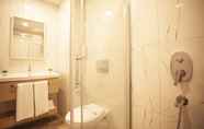 In-room Bathroom 2 Old Town Point Hotel & Spa Antalya