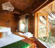 Bedroom 5 Stunning Treehouse 10 Mins From Sandy Beaches