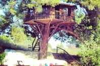 Bangunan Stunning Treehouse 10 Mins From Sandy Beaches