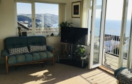 Common Space 7 Stunning 1-bed Apartment Overlooking Looe bay