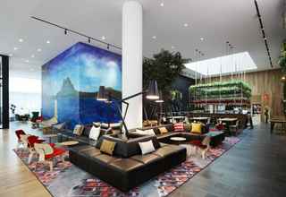 Sảnh chờ 4 citizenM Los Angeles Downtown