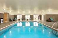 Swimming Pool Residence Inn by Marriott New Brunswick Tower Center Blvd