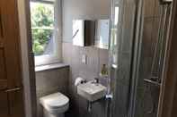 In-room Bathroom Stunning Complete 1 Bedroom Apartment Close To The City