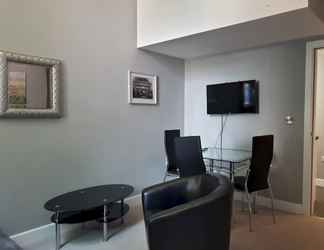 Lobby 2 Lovely 1 Bedroom Apartment Close To The City Free Wifi