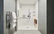 In-room Bathroom 3 Residence Inn by Marriott Berkeley