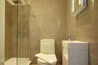 In-room Bathroom Your Apartment Dover Place - No 2