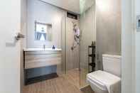 In-room Bathroom 3BR Homestay with Pool View Bukit Rimau
