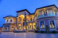 Exterior Royal Graces Luxury