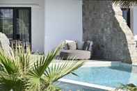 Kolam Renang Aeonic Suites and Spa