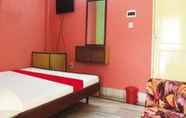 Bedroom 5 Goroomgo Marine Blue Digha