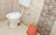 Toilet Kamar 4 Goroomgo Star Inn Digha