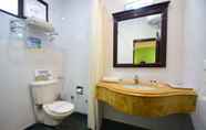 ห้องน้ำภายในห้อง 5 Goroomgo Sandhya Guest House Digha