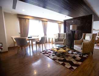 Lobby 2 Nine Tree Luxury Hotel & Suites Lahore
