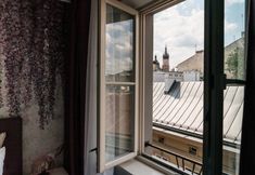 Điểm tham quan lân cận 4 Soak in Modern Floral Atmosphere by Market Square Airport Pickup Breakfast