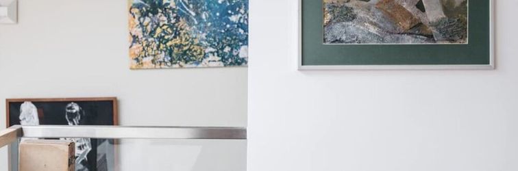 Lobi Incredible Modern Cosy Artistic Loft in Jewish Quarter by Local Artist