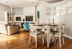 Bedroom 4 Beautifully Decorated Fully Equipped Apartment by Vistula River Parking