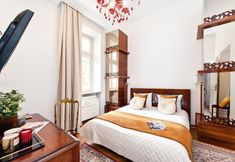 Bedroom 3 Enjoy Incredible Antique Apartment in Historical Townhouse by Market Square