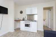 Bedroom Blackberry - Stylish Self-contained Flats in Soton City Centre