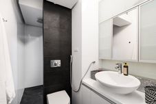 In-room Bathroom ShortStayPoland Plac Mirowski B82