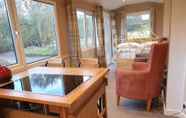 Kamar Tidur 4 Riverside Cabin in Shropshire