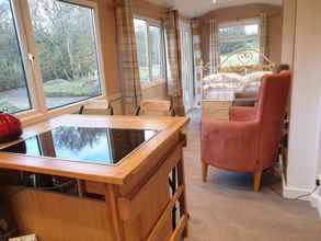 Kamar Tidur 4 Riverside Cabin in Shropshire