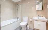 Toilet Kamar 2 Roomspace Apartments - Regents Court