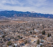 Nearby View and Attractions 4 ?2 Bds?garden Of Gods?near it all