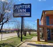 Exterior 5 Jupiter Inn
