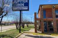 Exterior Jupiter Inn