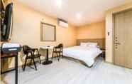 Bedroom 3 Guri C Hotel