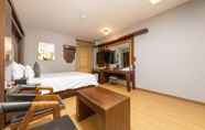 Bedroom 2 Andong Win Hotel