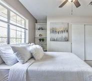 Bedroom 7 Luxurious Home with Red Rock Views