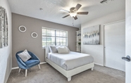 Bedroom 6 Luxurious Home with Red Rock Views