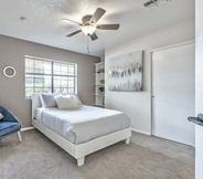 Bedroom 6 Luxurious Home with Red Rock Views