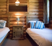 Bedroom 6 Ash Lodge With Hot Tub, Kingfishers