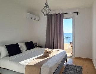 Bedroom 2 Phaedrus Living: Seaview Luxury flat Paphinia 204