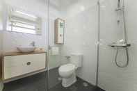 In-room Bathroom A25 - Studio Rocha Mar