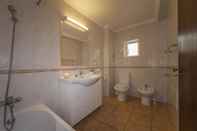 In-room Bathroom B45 - Main Avenue 2 Bed Apartment