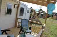 Common Space Compact 4 Person Chalet in Friesland