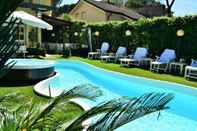 Swimming Pool Hotel Europa Milano Marittima