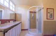 In-room Bathroom 2 Le Zie - Castello Rocca Grimalda