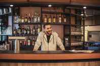 Bar, Cafe and Lounge the niu Tab