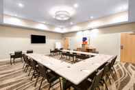 Functional Hall Microtel Inn & Suites by Wyndham Farmington