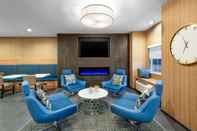 Lobby Microtel Inn & Suites by Wyndham Farmington