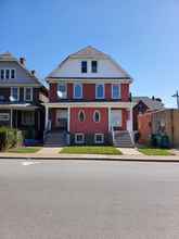 Exterior 4 The Blackjack Duplex - Private Yard & Parking, Near Falls & Casino by Niagara Hospitality