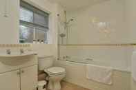 Phòng tắm bên trong Karah Suites - Duke St Bridgwater