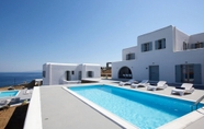 Kolam Renang 2 Villa Petra Sea View of Mykonos